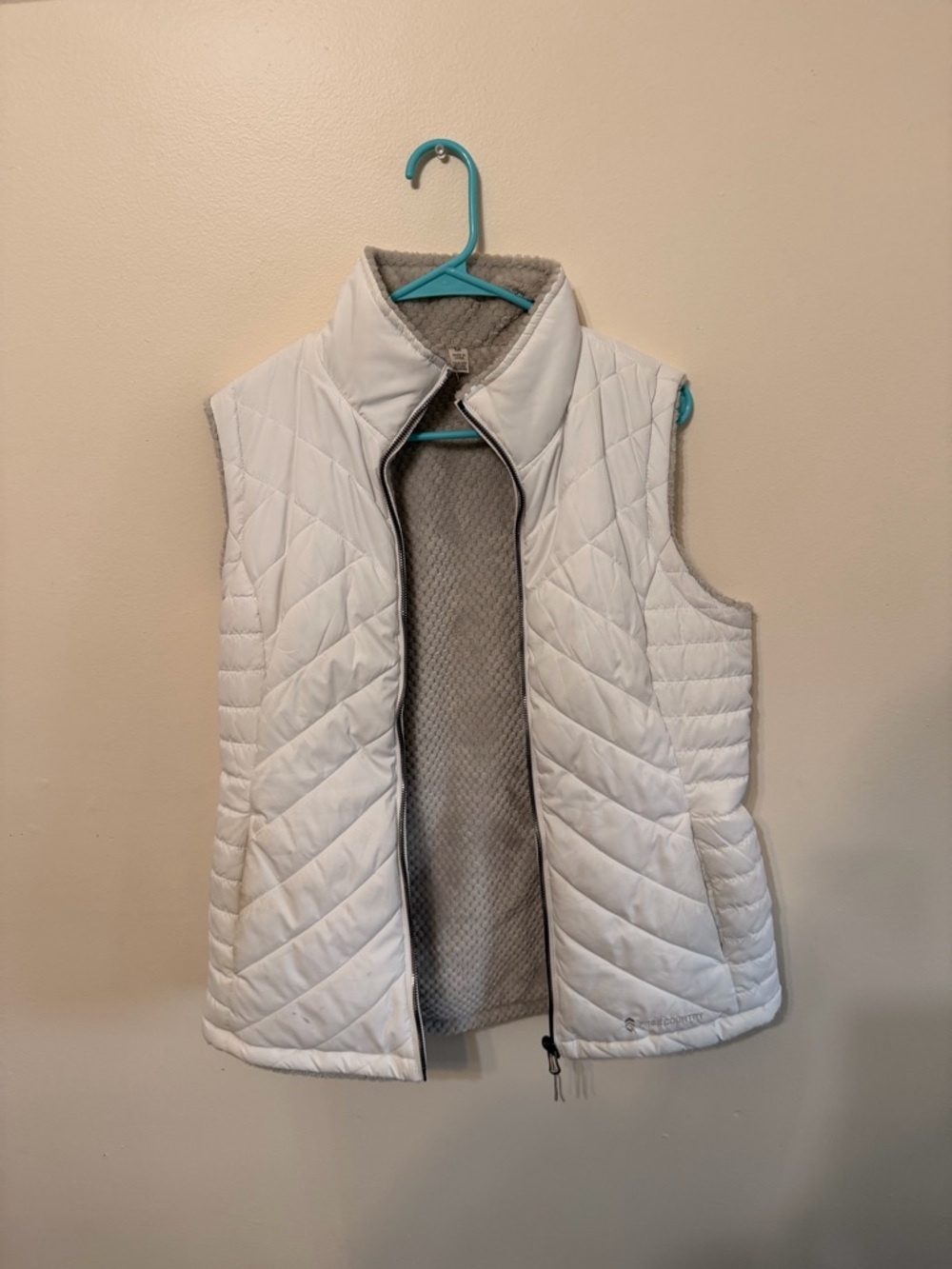 Double Sided Free Country White Quilted Fleece-Lined Vest